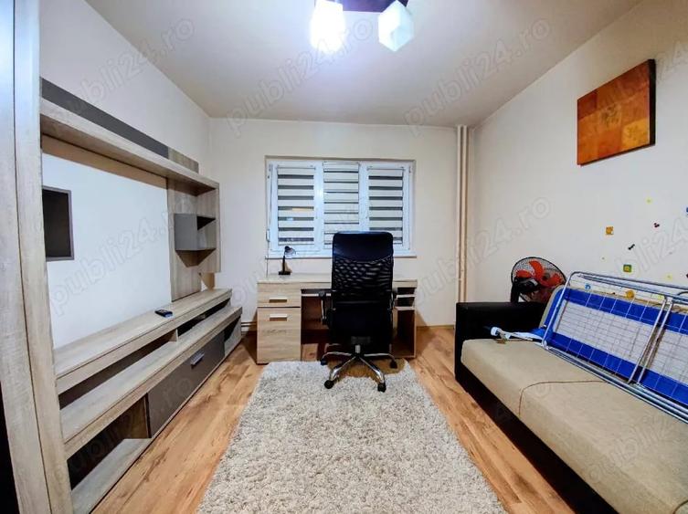 Apartament cu 3 camere decomandat în Lidia
