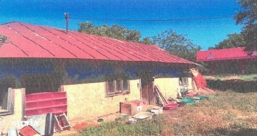 Casă cu 2 camere cu Teren 200 Mp în Ivănești