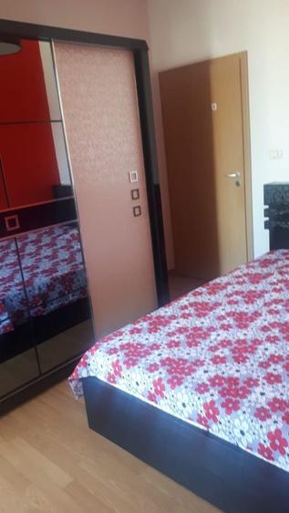 Apartament cu 3 camere decomandat în Girocului