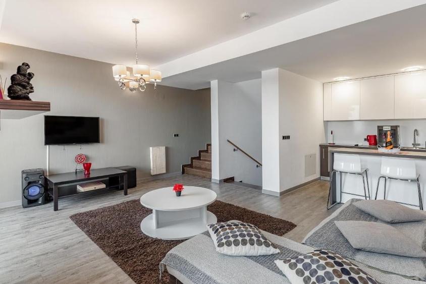 Apartament cu 3 camere decomandat în Poiana Brașov