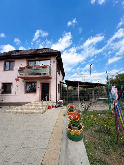 Casă cu 6 camere cu Canalizare în Afumați