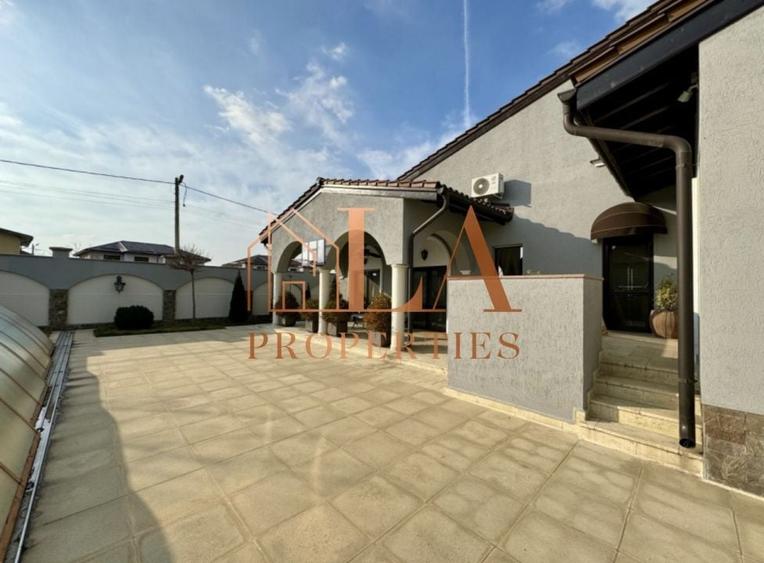 Casă individuală cu 7 camere cu Piscina în Domnești