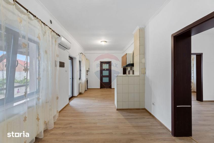 Spațiu comercial, de 75 mp, în Pârneava