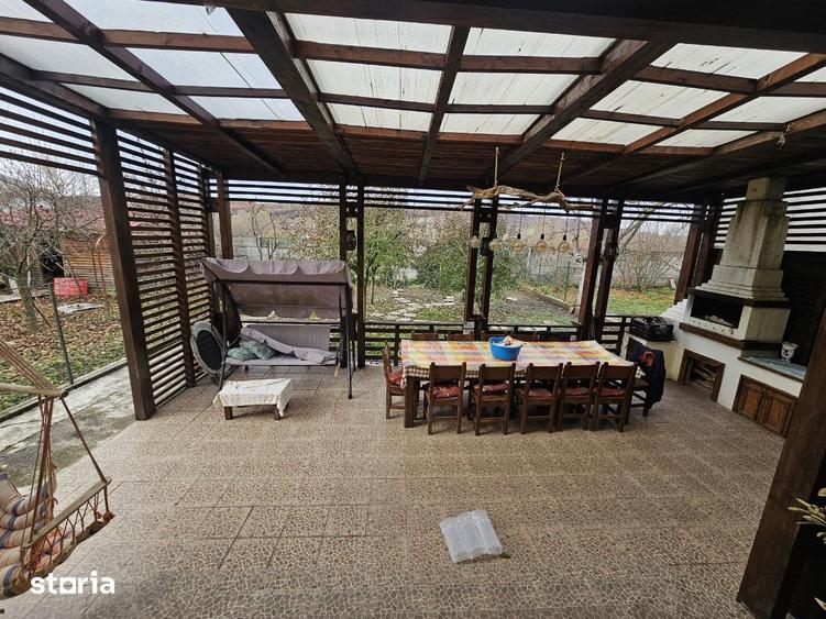 Casă cu 5 camere cu Teren 650 Mp în Curtea de Argeș