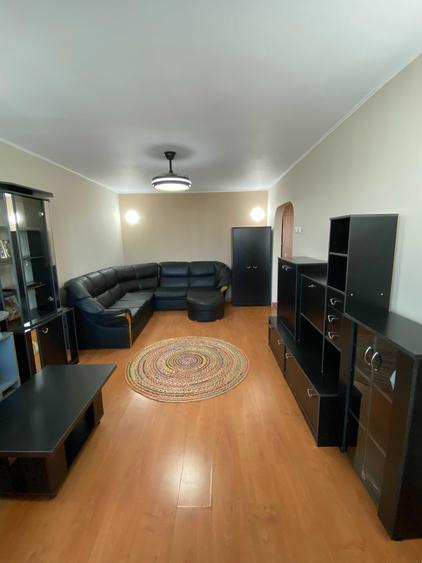 Apartament cu 2 camere decomandat în Podu Roș