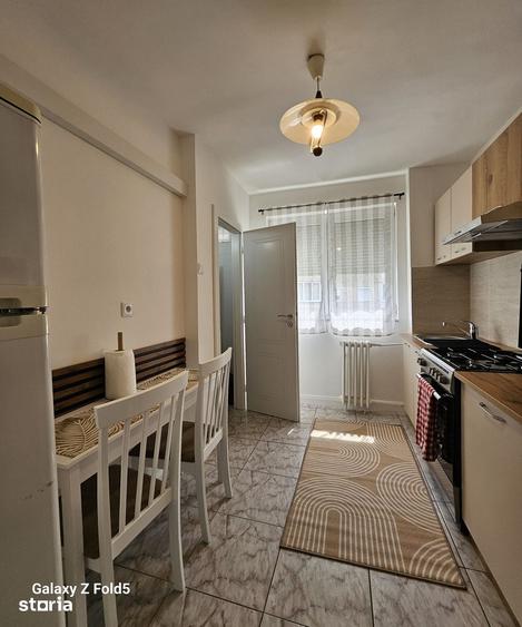 Apartament cu 3 camere decomandat în Iosia