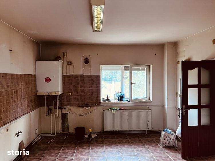 Casă cu 4 camere cu Teren 600 Mp în Domnești