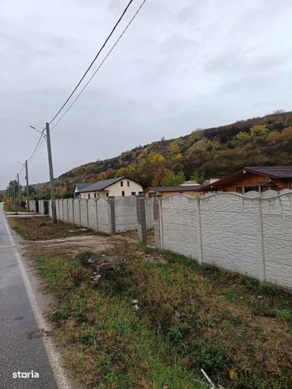 Casă cu 4 camere cu Teren 355 Mp în Bucovăț