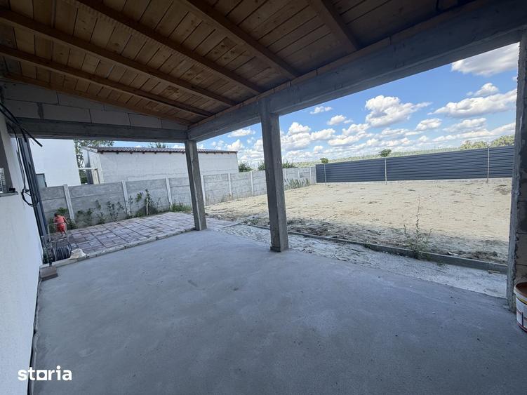 Casă cu 5 camere decomandat cu Teren 586 Mp în Slătioara