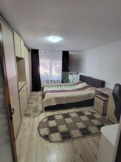 Apartament cu 3 camere decomandat, mobilat în Triaj