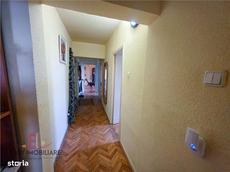 Apartament cu 4 camere în Lefaia