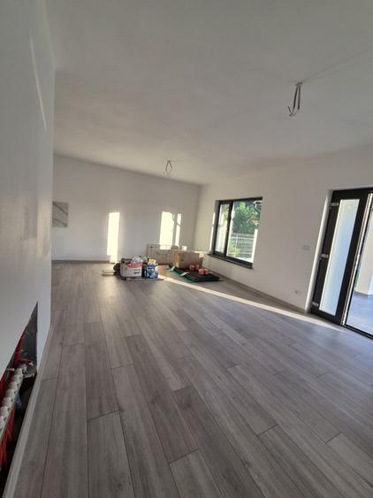 Casă cu 4 camere în Mărgineni