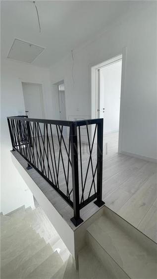 Duplex cu 3 camere cu Canalizare în Giroc
