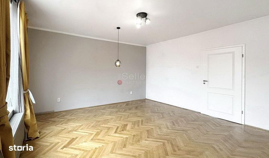 Apartament cu 3 camere, mobilat în Centrul Istoric