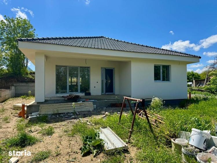 Casă cu 3 camere cu Teren 592 Mp în Aiton