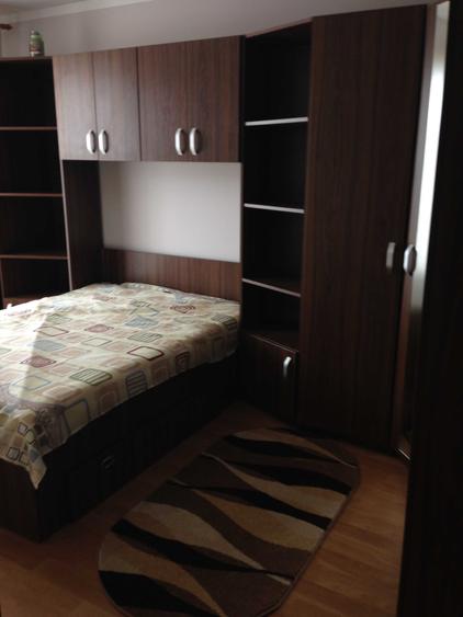Apartament cu 3 camere decomandat în Vitrometan