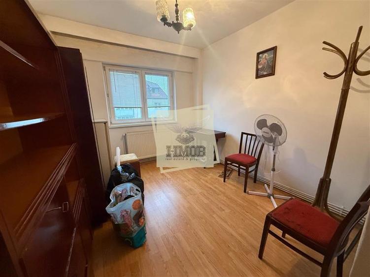 Apartament cu 4 camere decomandat, mobilat în Vasile Aaron