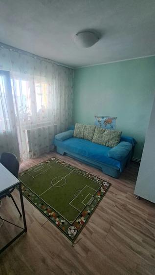 Apartament cu 2 camere decomandat, mobilat în Poarta 6