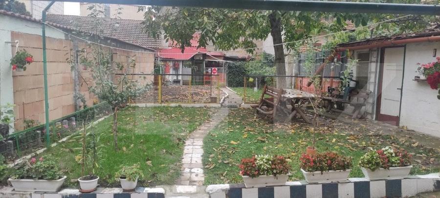 Casă individuală cu 4 camere cu Teren 411 Mp în Central