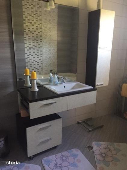 Casă cu 4 camere cu Teren 160 Mp în Central
