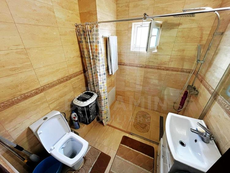 Casă individuală cu 4 camere cu Canalizare în Ișalnița