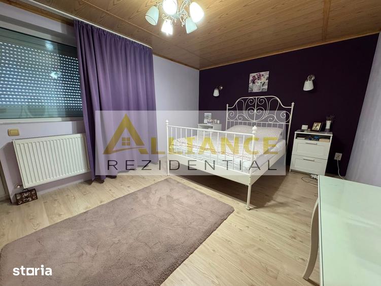 Casă cu 8 camere cu Teren 1086 Mp în Frumușani