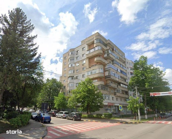 Apartament cu 4 camere decomandat în Central