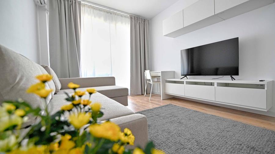 Apartament cu 3 camere decomandat, mobilat în Militari