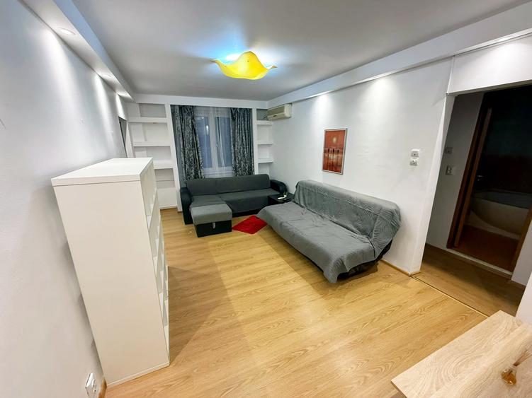 Apartament cu 4 camere decomandat în Lujerului