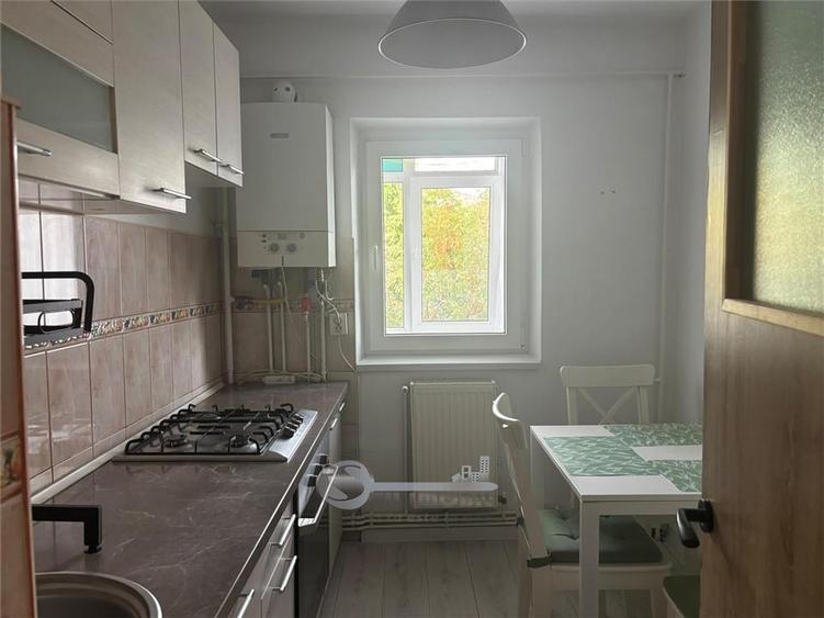 Apartament cu 2 camere decomandat în Nicolina