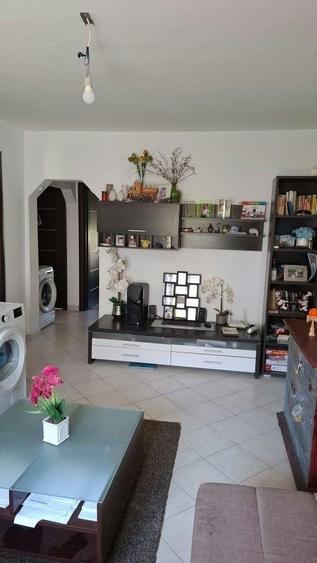 Apartament cu 4 camere decomandat în Vitan Mall