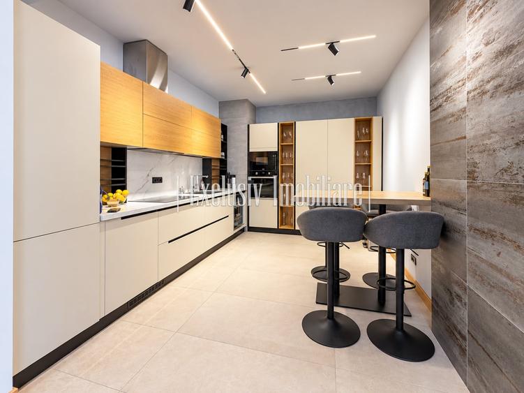 Apartament cu 4 camere în Faleza Nord