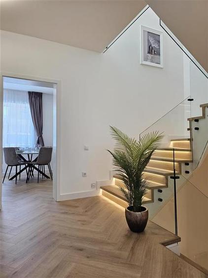 Duplex cu 5 camere cu Canalizare în Florești