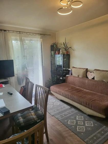 Apartament cu 3 camere semidecomandat în Nord