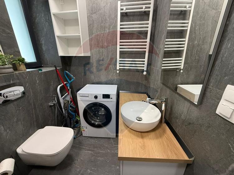 Apartament cu 2 camere decomandat, mobilat în Ultracentral