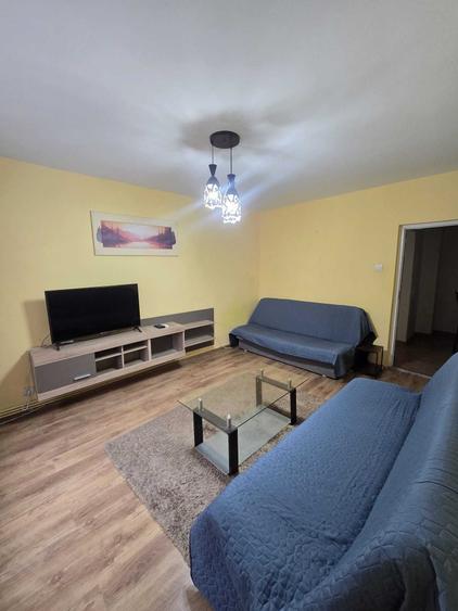 Apartament cu 2 camere decomandat în Hala Centrală