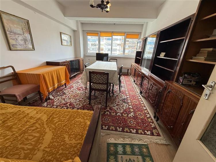 Apartament cu 3 camere decomandat în Ultracentral