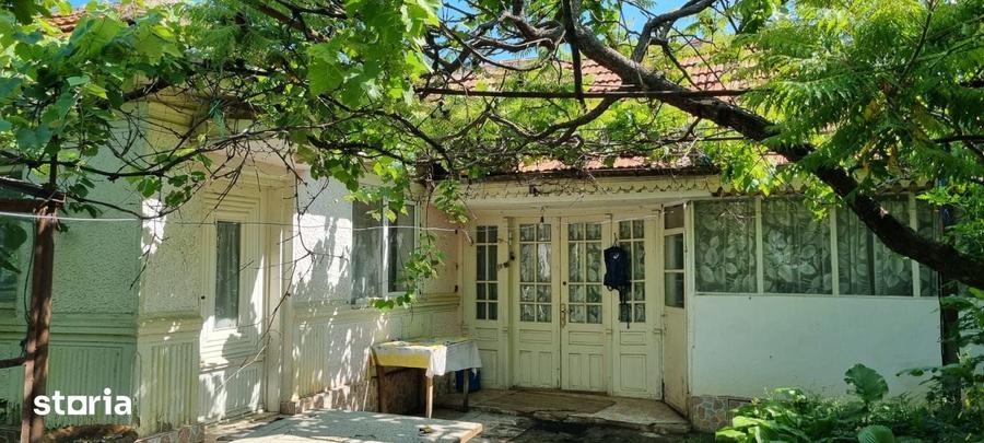 Casă cu 4 camere cu Teren 2186 Mp în Merei