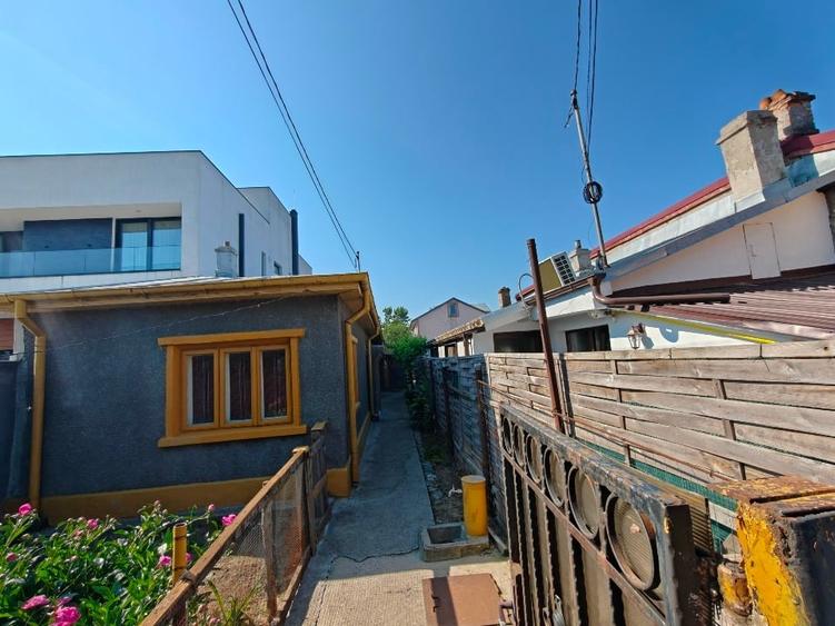 Casa solidă și teren în Zona Islaz pe Strada Mărului - 5