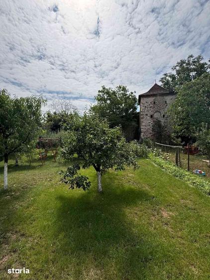 Casă cu 8 camere cu Teren 1400 Mp în Ultracentral