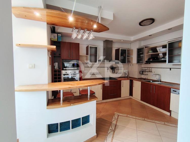 Apartament cu 4 camere semidecomandat, mobilat în Zorilor