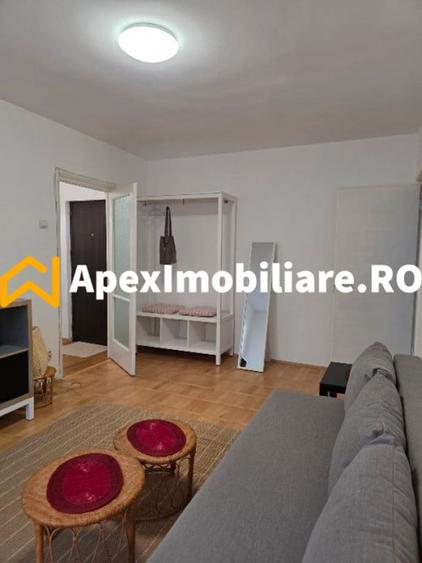 Apartament cu 2 camere semidecomandat în Vatra Luminoasă