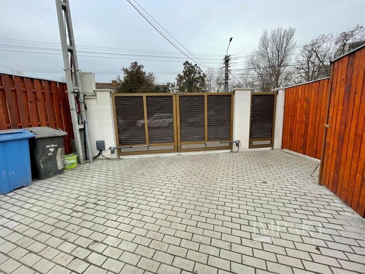 Casă individuală cu 7 camere decomandat cu Canalizare în Iris