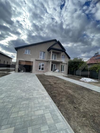 Casă individuală cu 7 camere cu Canalizare în Tecuci