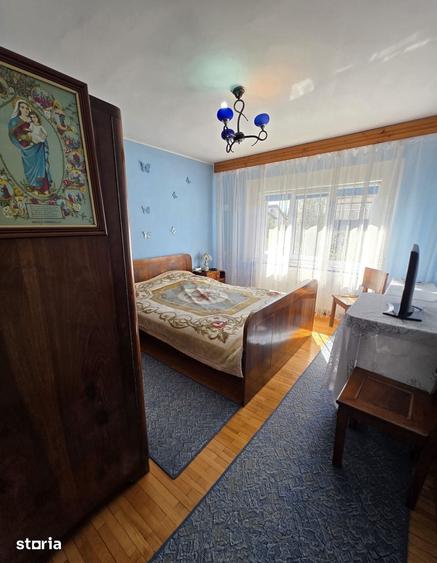 Apartament cu 3 camere decomandat în Calea București