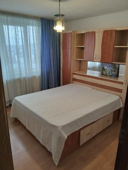 Apartament cu 2 camere decomandat în Cornișa