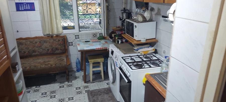 Proprietar vand apartament 3 camaere