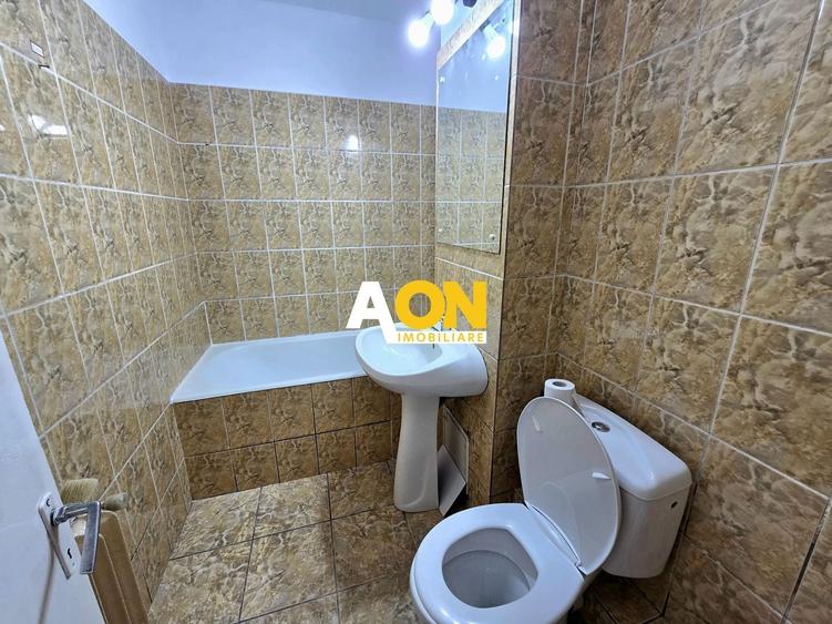 Garsonieră decomandată, mobilată în Cetate