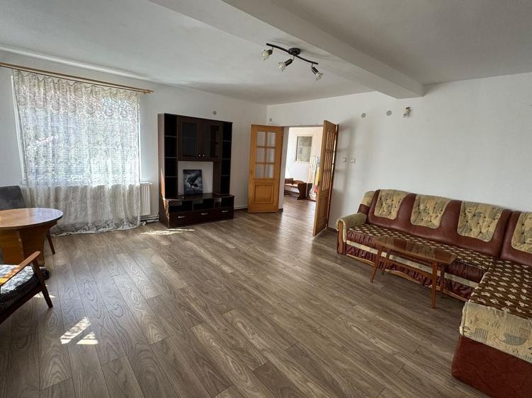 Casă cu 4 camere cu Teren 600 Mp în Central