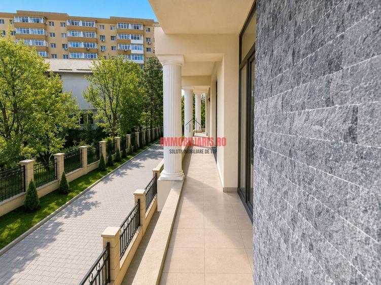 Casă individuală cu 8 camere cu Canalizare în Ozana